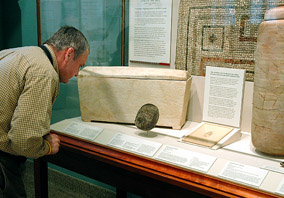 David Padfield at the Oriental Institute, University of Chicago. Photo by Ferrell Jenkins.