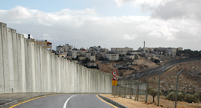The wall between Israeli settlements and the Palestinians near Bethany. Photo by Ferrell Jenkins.